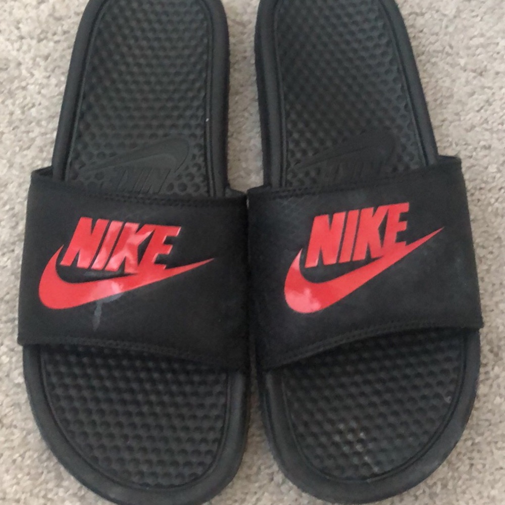 NIKE Men’s Slides